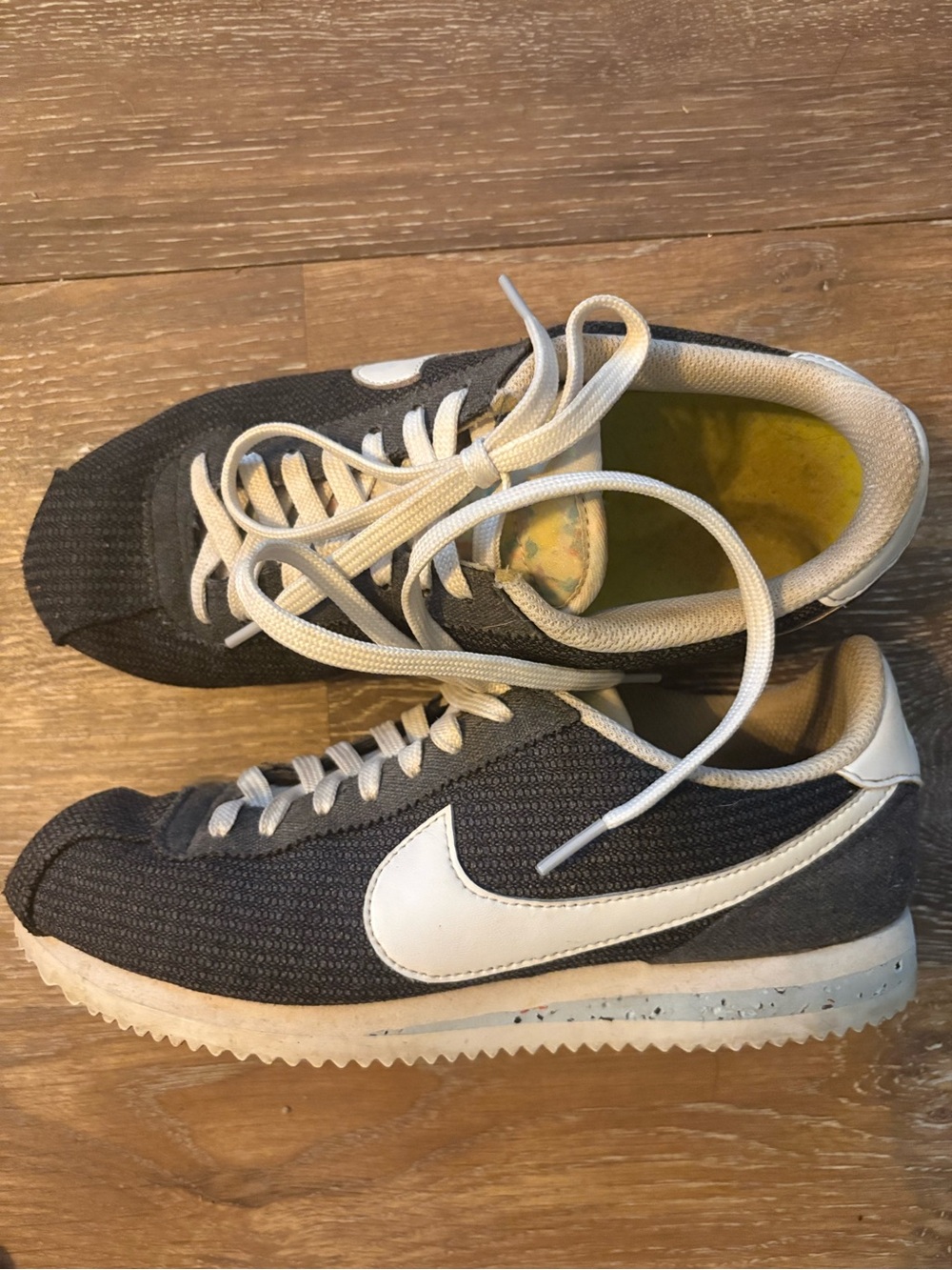 Nike unique Women’s Black and White Retro Woven Runner Sneakers